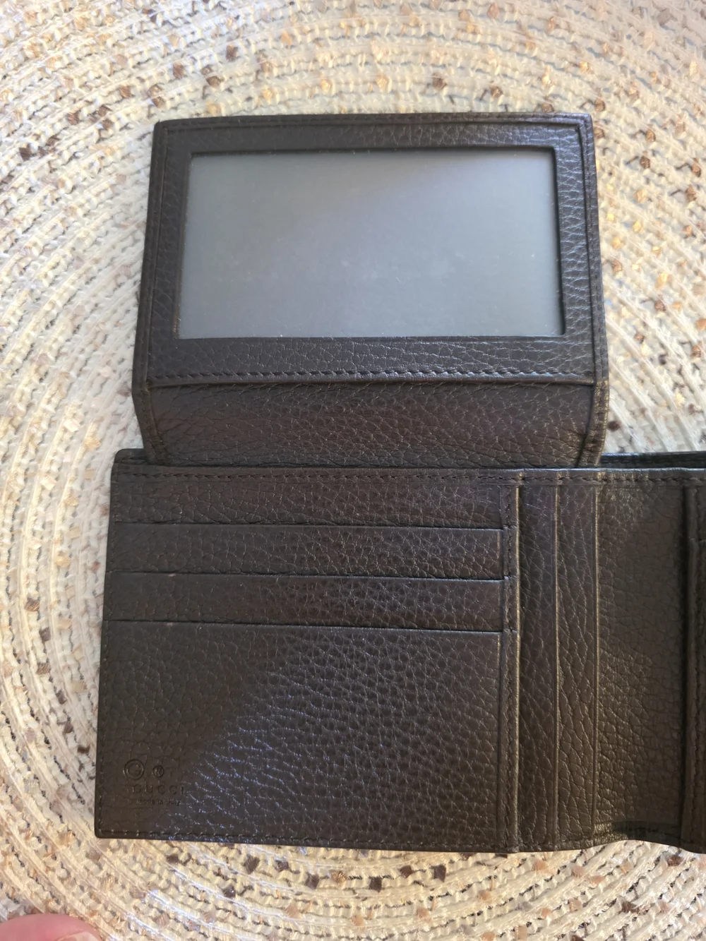 Gucci Mens Brown Pebbled Leather Wallet with Embossed Logo